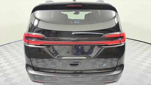 2021 Chrysler Pacifica Hybrid Touring L