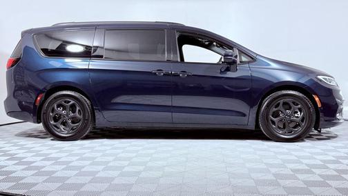 2021 Chrysler Pacifica Hybrid Touring L