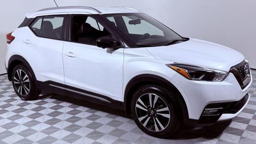 2019 Nissan Kicks SR
