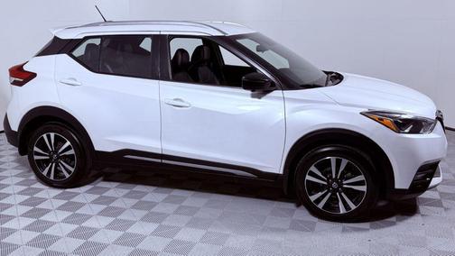 2019 Nissan Kicks SR