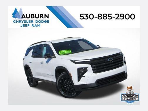 Summit White 2025 Chevrolet Traverse LT