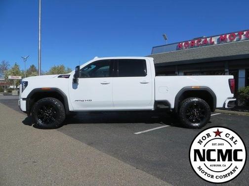 2025 GMC Sierra 2500 AT4