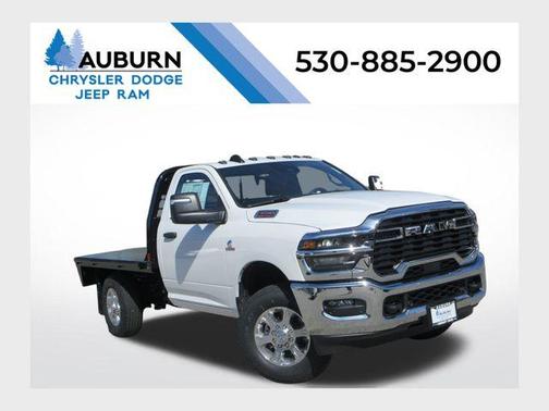 Bright White Clearcoat 2026 RAM 3500 Tradesman/Big Horn