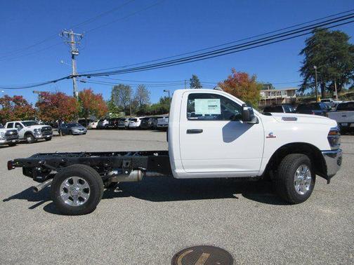 2026 RAM 3500 Tradesman/Big Horn
