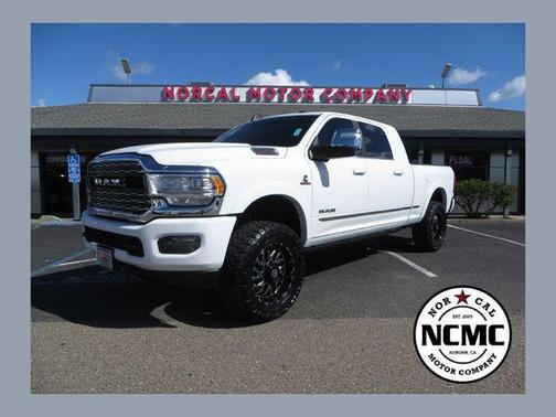 Bright White Clearcoat 2023 RAM 3500 Limited