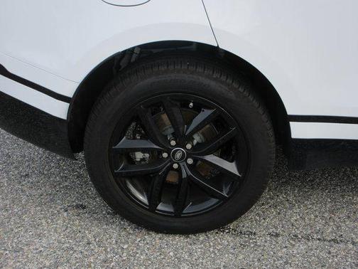 2025 Land Rover Range Rover Velar P250 Dynamic SE