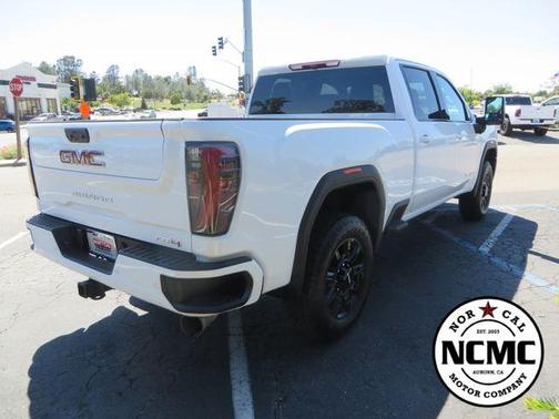 Summit White 2025 GMC Sierra 2500 AT4