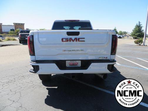 Summit White 2025 GMC Sierra 2500 AT4