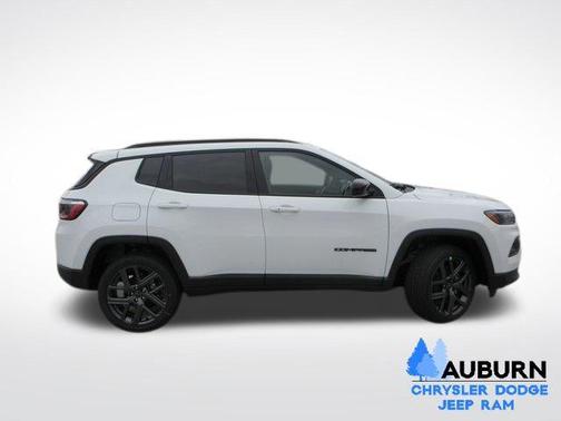 Bright White Clearcoat 2026 Jeep Compass Latitude