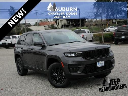 2025 Jeep Grand Cherokee Laredo