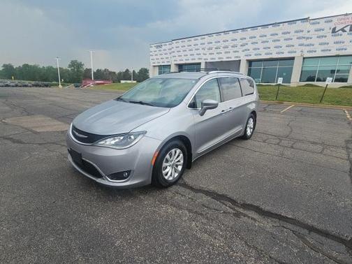 2018 Chrysler Pacifica Touring-L