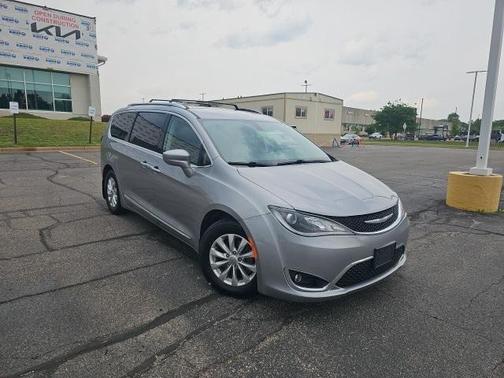 2018 Chrysler Pacifica Touring-L