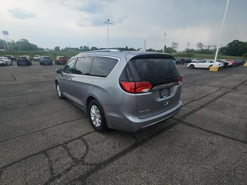2018 Chrysler Pacifica Touring-L
