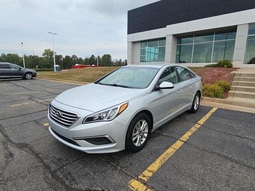 2017 Hyundai SONATA SE