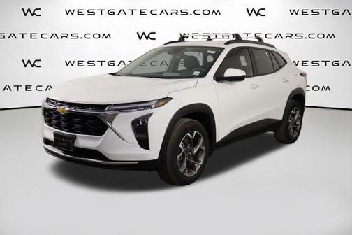 Summit White 2025 Chevrolet Trax LT