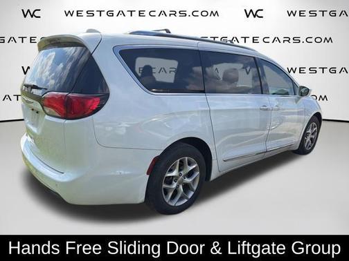 Bright White Clearcoat 2018 Chrysler Pacifica Touring-L Plus