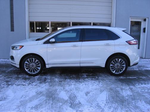 2021 Ford Edge Titanium