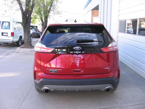 RED 2023 Ford Edge Titanium