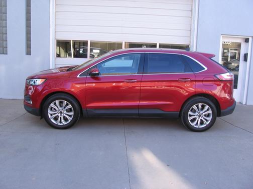 RED 2023 Ford Edge Titanium