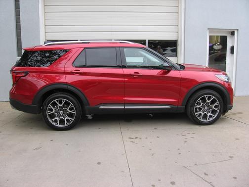 2025 Ford Explorer Platinum 4WD