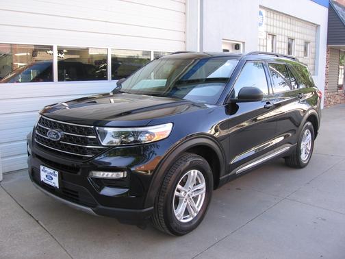BLACK 2023 Ford Explorer XLT