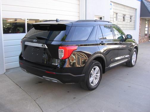 BLACK 2023 Ford Explorer XLT