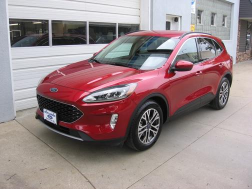 RED 2020 Ford Escape SEL
