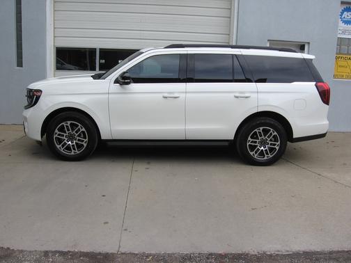WHITE 2025 Ford Expedition Active 4x4