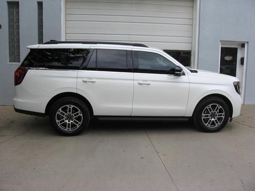 WHITE 2025 Ford Expedition Active 4x4