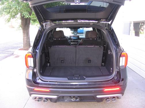 BLACK 2025 Ford Explorer Platinum 4WD