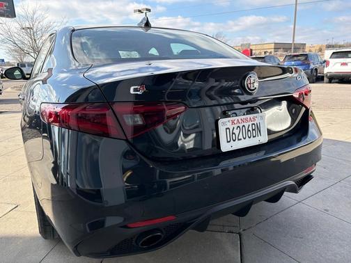 2023 Alfa Romeo Giulia Veloce