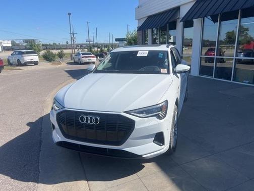 2021 Audi e-tron Prestige