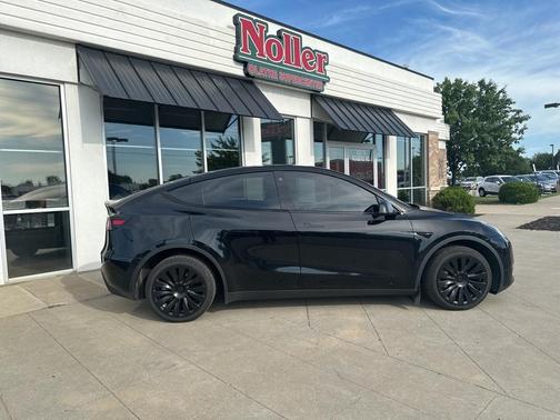 2023 Tesla Model Y Long Range