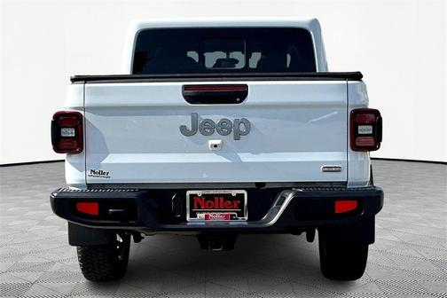 2022 Jeep Gladiator Overland
