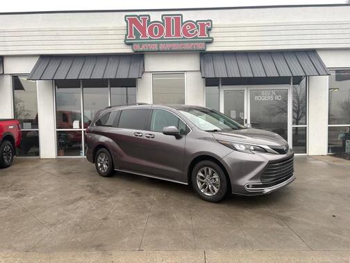 2024 Toyota Sienna XLE