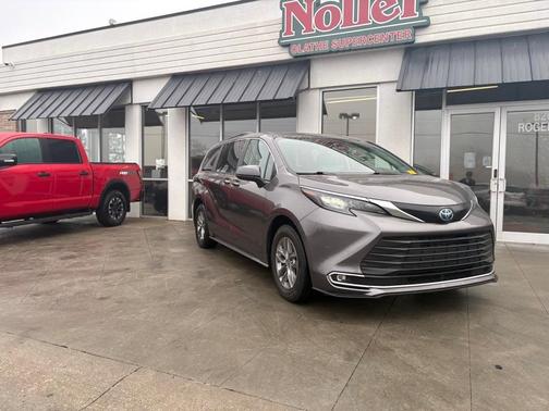 2024 Toyota Sienna XLE