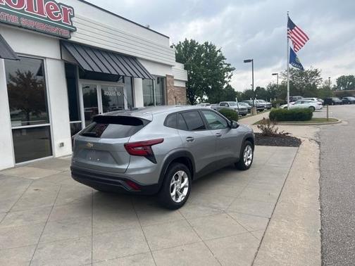 2024 Chevrolet Trax LS