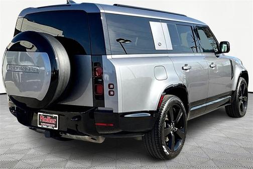 2024 Land Rover Defender P400 X-Dynamic SE
