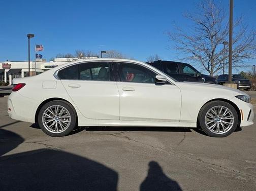 2024 BMW 330e xDrive