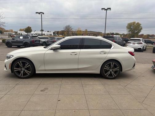 2019 BMW 330 i xDrive