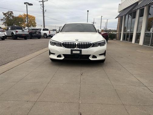 2019 BMW 330 i xDrive