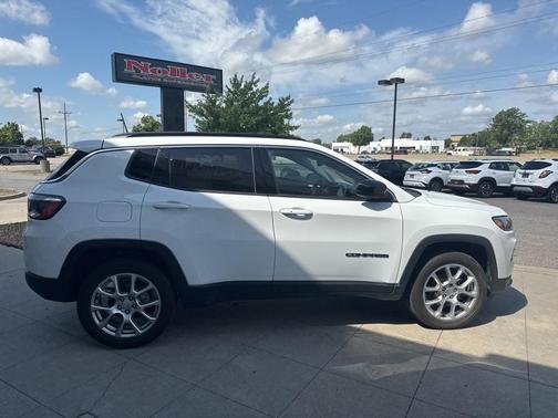 2022 Jeep Compass Latitude Lux