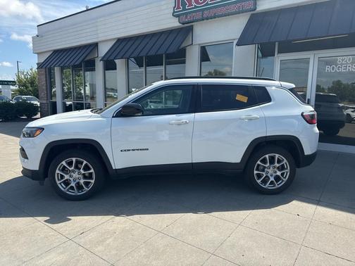 2022 Jeep Compass Latitude Lux