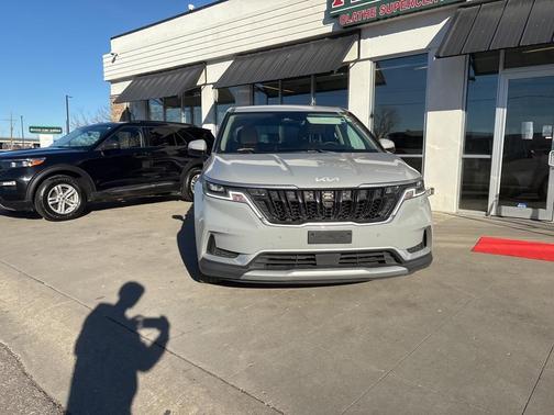 2024 Kia Carnival EX