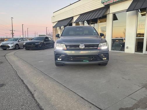 2021 Volkswagen Tiguan 2.0T SE R-Line Black