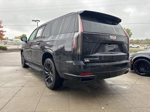 2022 Cadillac Escalade ESV Sport Platinum