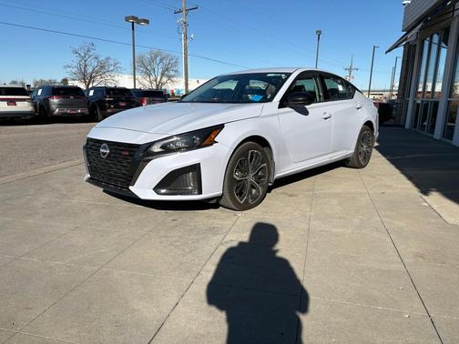 2025 Nissan Altima SR