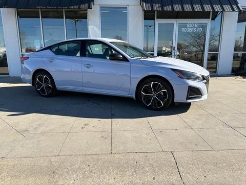 2025 Nissan Altima SR