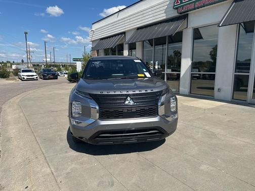 2024 Mitsubishi Outlander SE Black Edition