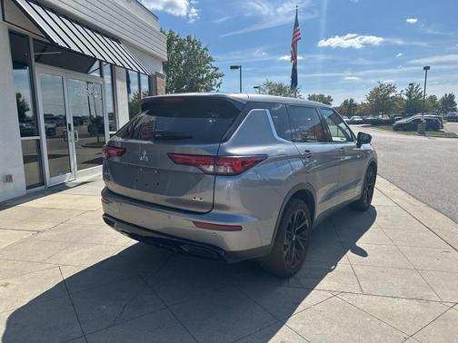 2024 Mitsubishi Outlander SE Black Edition